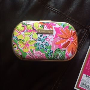 Lilly for target clutch on hold for Jennifer