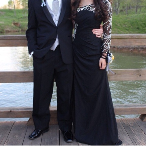 Prom dress - Picture 2 of 2