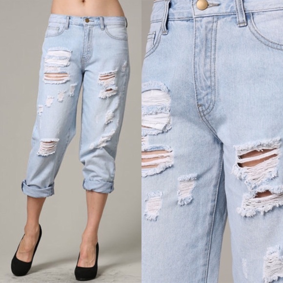OVERSIZED DISTRESSED BF JEANS