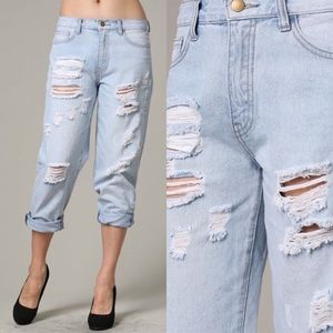 OVERSIZED DISTRESSED BF JEANS