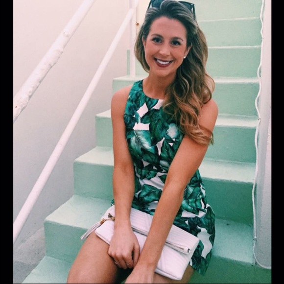 the CUTEST summer dress. - Picture 4 of 4