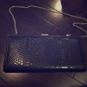 Black clutch