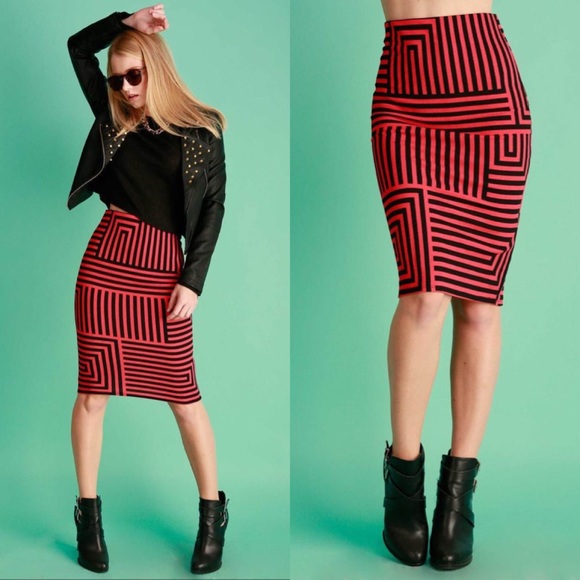GEOMETRIC PATTERNED PENCIL SKIRT