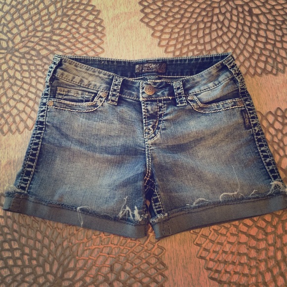 Silver Jeans McKenzie short size 28
