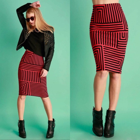 GEOMETRIC PATTERNED PENCIL SKIRT