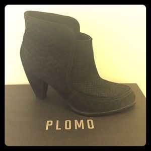 ✨ MUST SELL✨ Plomo Cow Leather Black Booties