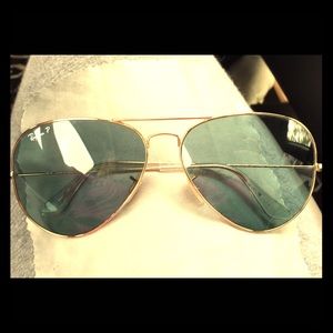 Authentic polarized Ray-ban aviators!