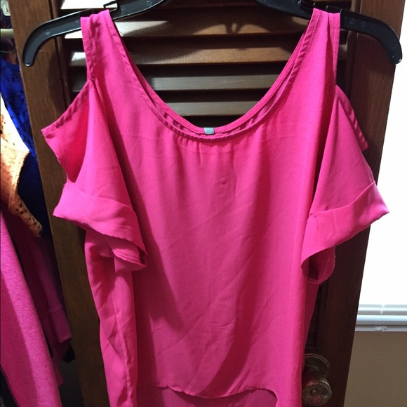 Open shoulder chiffon shirt