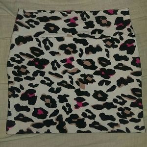 Tan & Hot Pink leopard print skirt