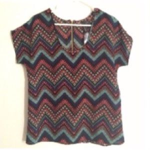 NWT Fun flirty light weight blouse Aztec size med