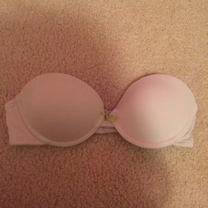 Push-up strapless bra