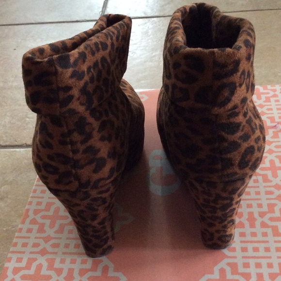 Booties - Picture 3 of 4