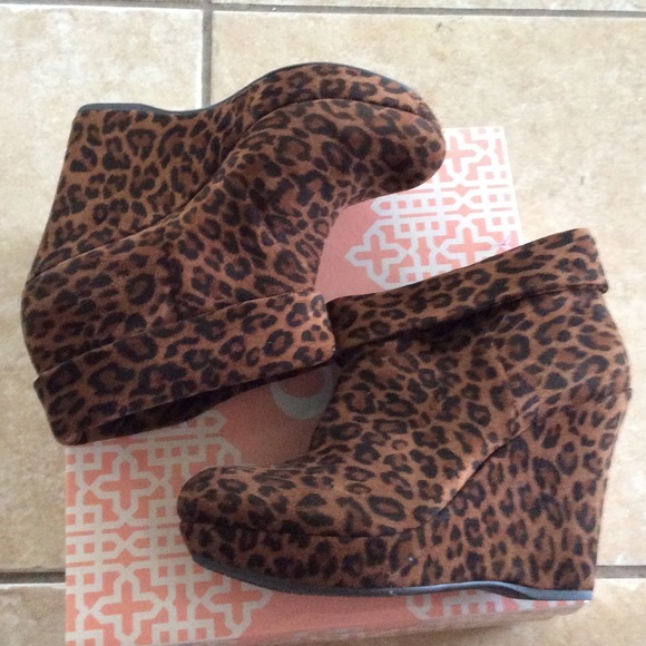 Booties - Picture 4 of 4