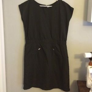 Olive zipper pocket shift dress