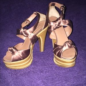 authentic Alaïa heels.