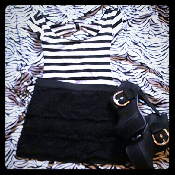 Lace skirt
