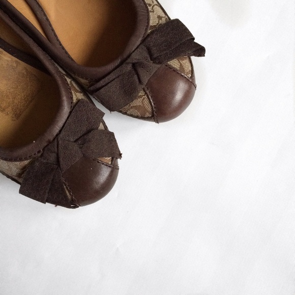 💯 Authentic Coach Flat Shoes