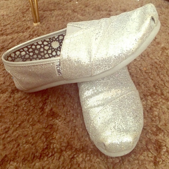 Silver glitter toms