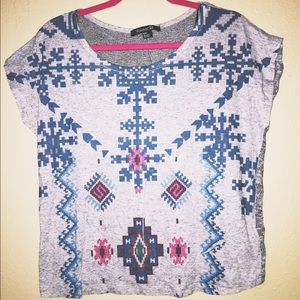 Tribal kint top