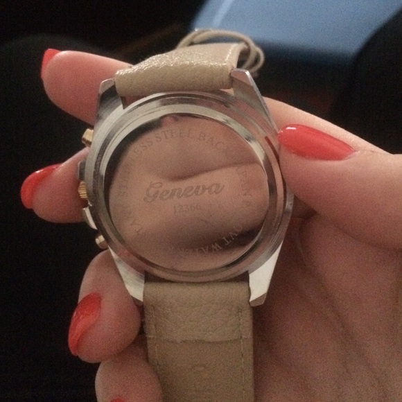 Leather Watch - Picture 4 of 4
