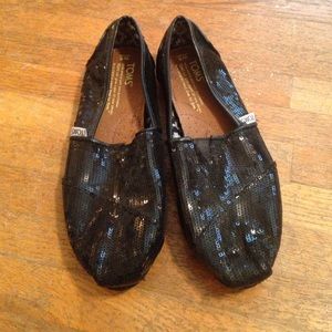 black sparkle toms
