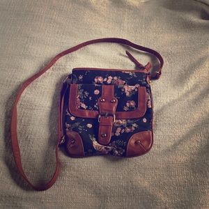 Floral cross body 🎀🌸🌷