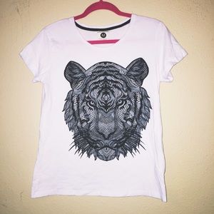 Tiger tribal print top 🐯