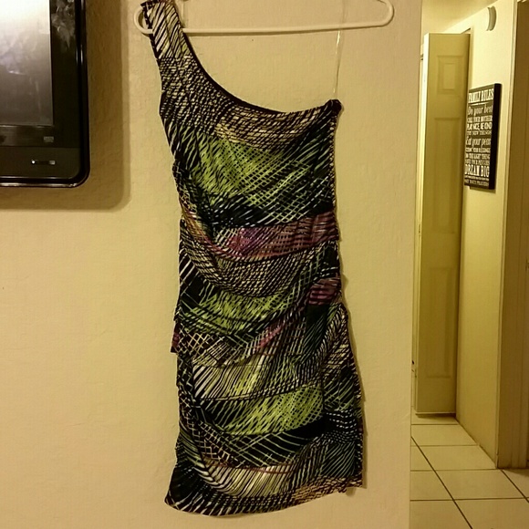 Single shoulder multi color dress - Picture 1 of 2