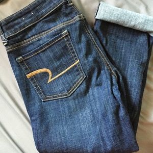 Dark wash American eagle denim capris