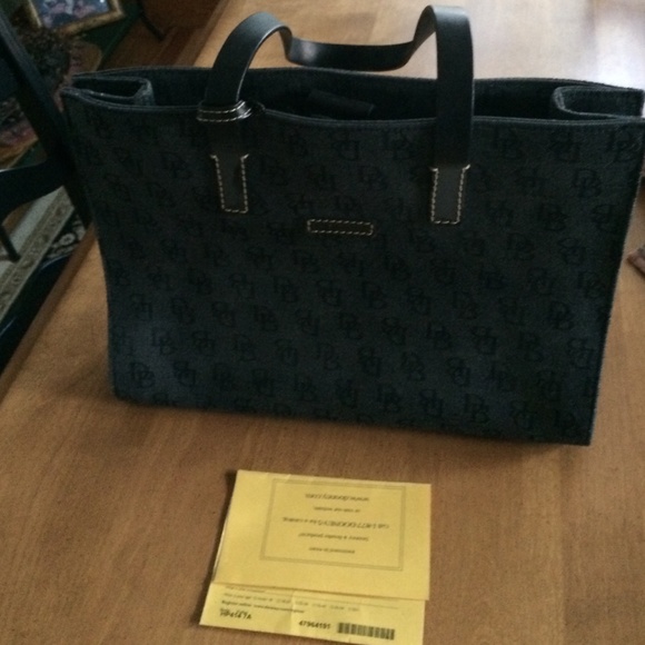 Authentic signature Dooney purse