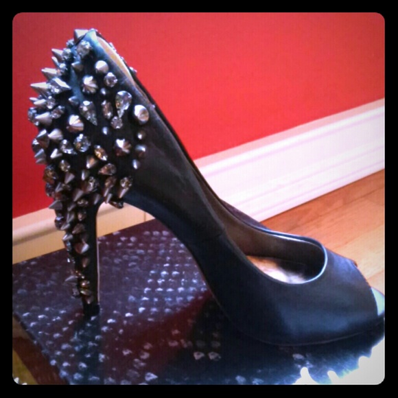Sam Edelman Shoes - 🎉Final Price🎉Sam Edelman Spiked Peep Toes