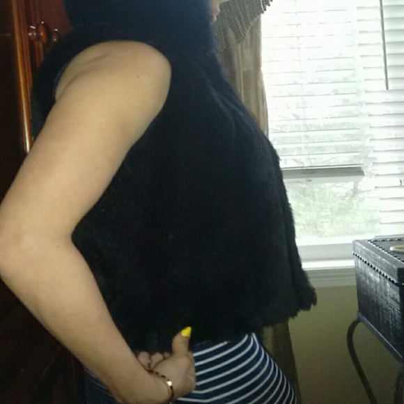 Vest - Picture 3 of 4