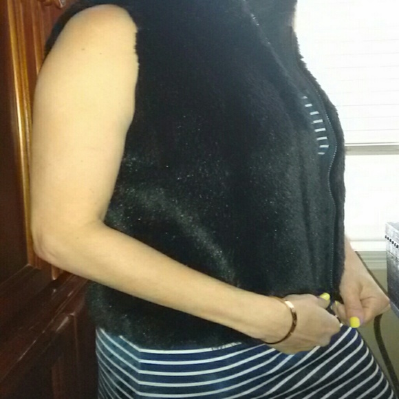 Vest - Picture 4 of 4