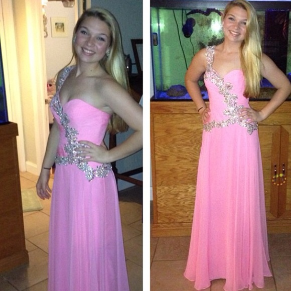 Tony Bowls PROM DRESS ๐๐๐๐ - Picture 4 of 4