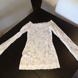 Off shoulder stretch lace top