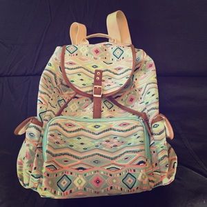 💐🌺Super Cute Aztec/Chevron backpack!!🌺💐