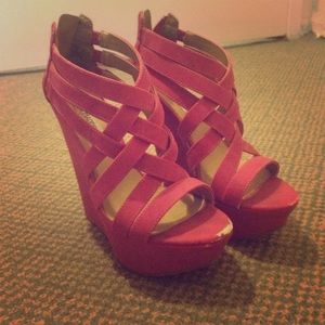 Steve Madden Fuschia wedges.