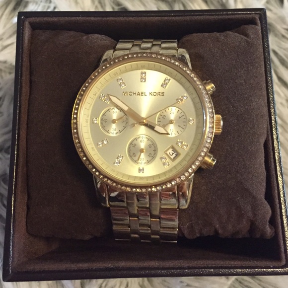 Michael Kors Accessories - PRICE DROP⚡️Michael Kors Gold Watch