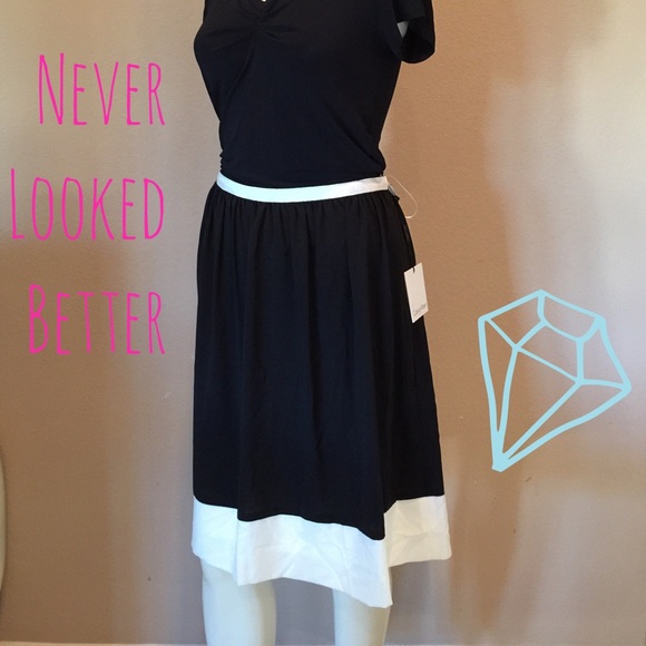 Calvin Klein skirt black and cream/white