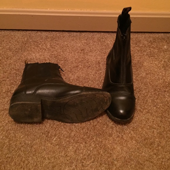 Size 8 Saxon boots