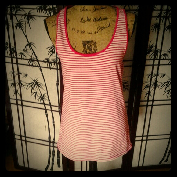 New round neck red and white top