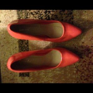 TANGERINE pointy toe pumps sz 6