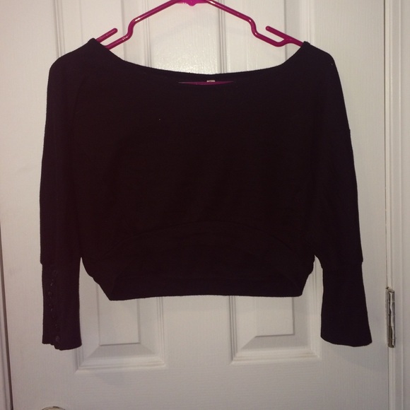Black crop top