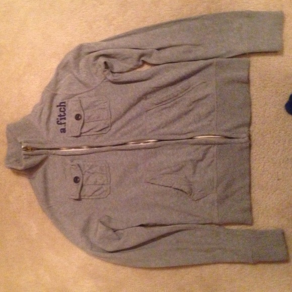 Super cute gray sweat shirt!!!