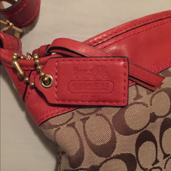 Coach signature bucket bag - Picture 4 of 5