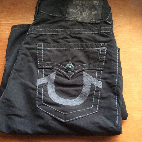 Re-listed men's 32 true religion swim trunks