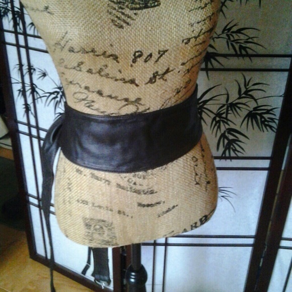 Black wide front wrap belt