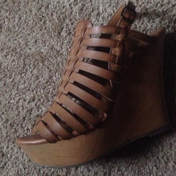 SALE‼️‼️ cognac wedges 😍