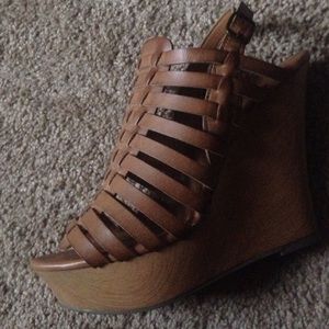 SALE‼️‼️ cognac wedges 😍