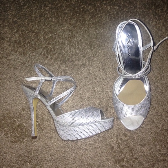 SALE‼️‼️ Silver Heels